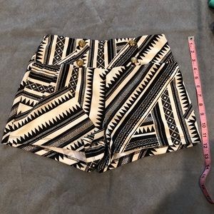 SOLD! Patterned Black/White Highwaisted Shorts